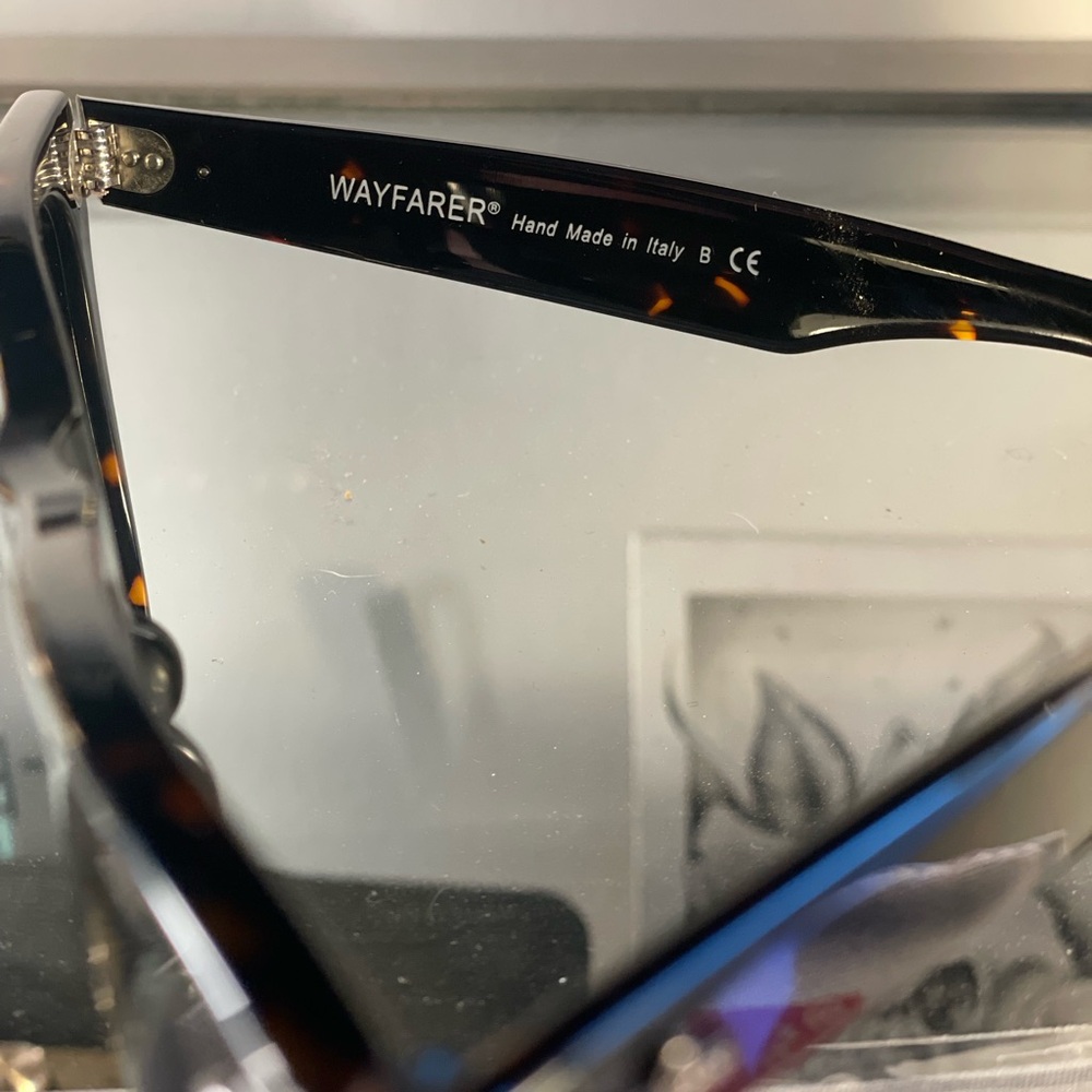 Ray-Ban Classic Tortoise Sunglasses - Picture 4 of 6